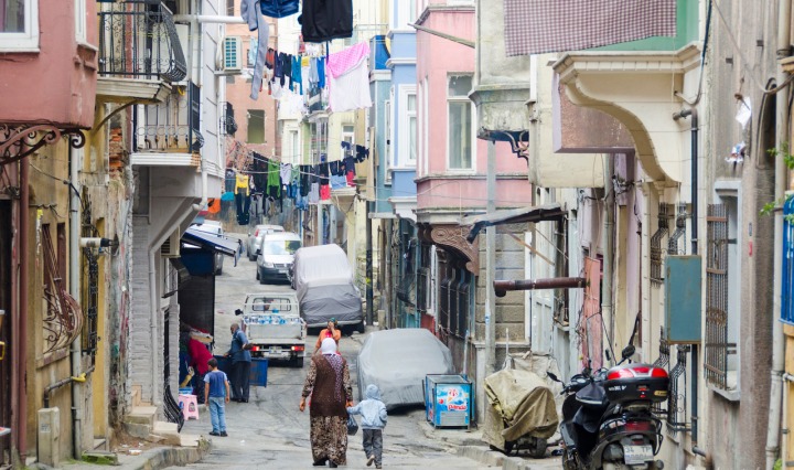 Street in Tarlabaşı, Istanbul. Photo: (c) Luke Michael. All Rights Reserved. Reproduced with the permission of the photographer.